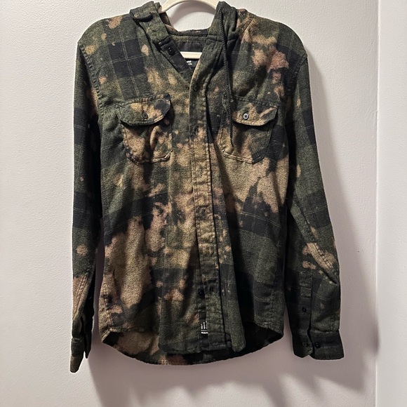 Queen flannel hoodie up cycle bleach pilling - Picture 7 of 9